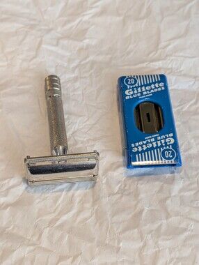 Vintage 1952 Gillette Super Speed Safety Razor X3 & Blue Blade Container